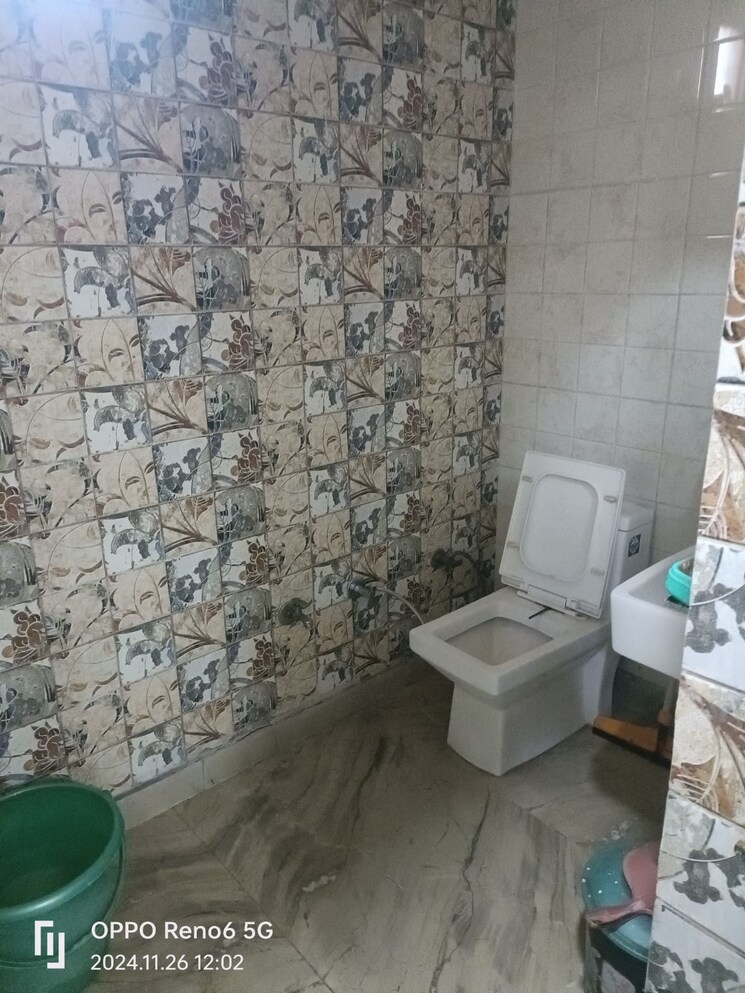 Bathroom, shastri nagar 3 Bedroom 720 Sq.Ft. Builder Floor In Shastri Nagar Delhi 7868675