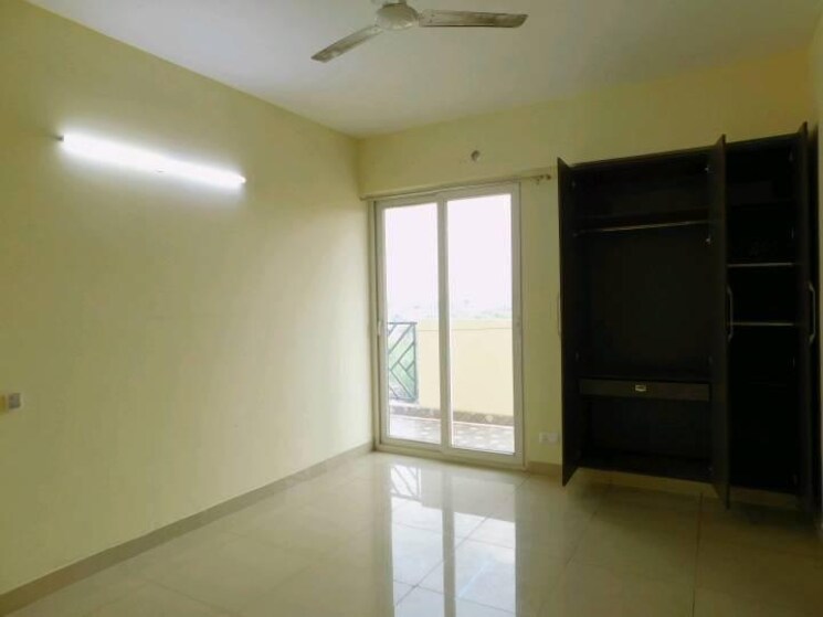 Room, saya-gold-avenue 4 Bedroom 2370 Sq.Ft. Apartment In Vaibhav Khand Ghaziabad 7868705