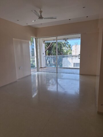 Room in 5 BHK Apartment at Ashish Raj Mahal, Juhu – for Sale