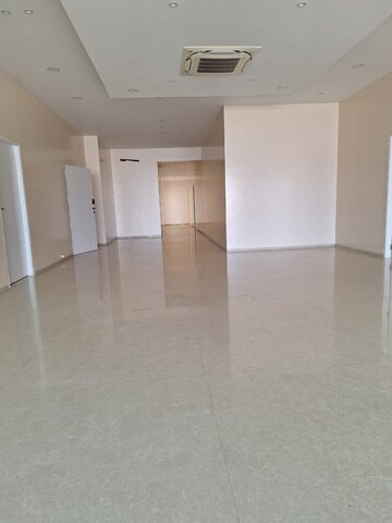 Room in 5 BHK Apartment at Ashish Raj Mahal, Juhu – for Sale