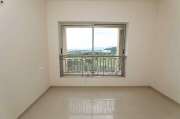 Room in 2 BHK Apartment at Hiranandani Fortune City, New Panvel – for Sale