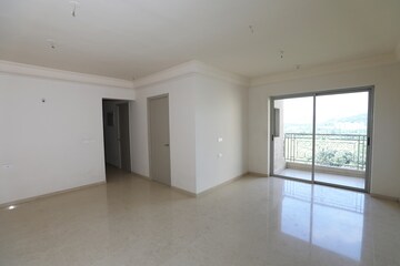 Room in 2 BHK Apartment at Hiranandani Fortune City, New Panvel – for Sale