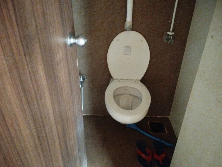 Bathroom, raunak-city-3 1 Bedroom 600 Sq.Ft. Apartment In Kalyan West Thane 7868766