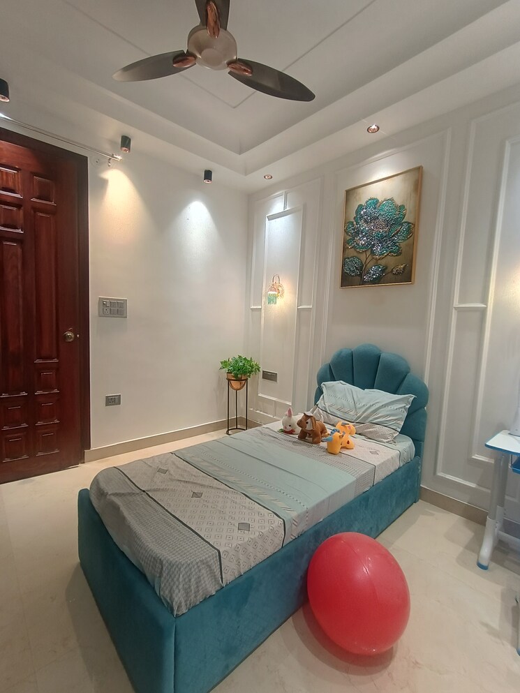 undefined, uttam nagar west 3 Bedroom 85 Sq.Yd. Builder Floor In Uttam Nagar West Delhi 7868850