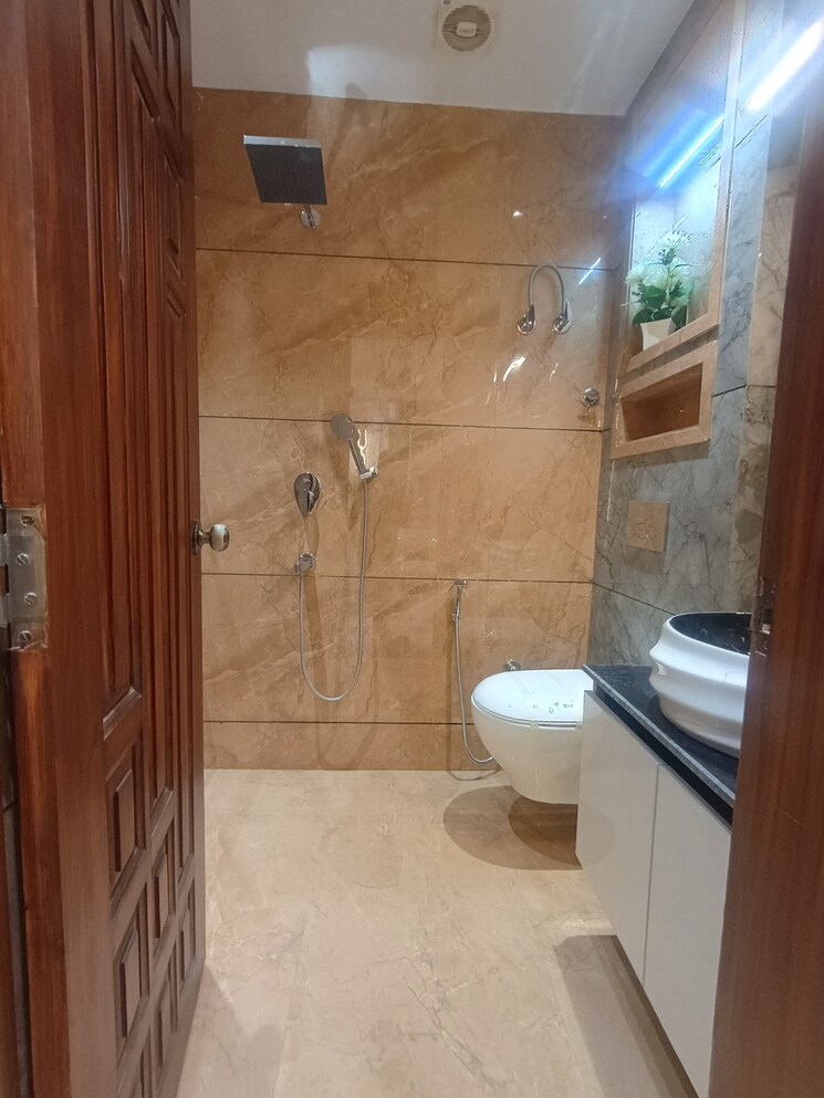 undefined, uttam nagar west 3 Bedroom 85 Sq.Yd. Builder Floor In Uttam Nagar West Delhi 7868850