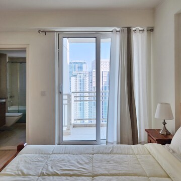 Bedroom in 3 BHK Apartment at DLF Park Place, Dlf Phase V – for Rent