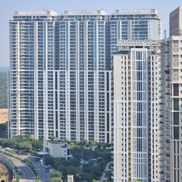 3 BHK Apartment – Exterior View View at DLF Park Place, Dlf Phase V - for Rent