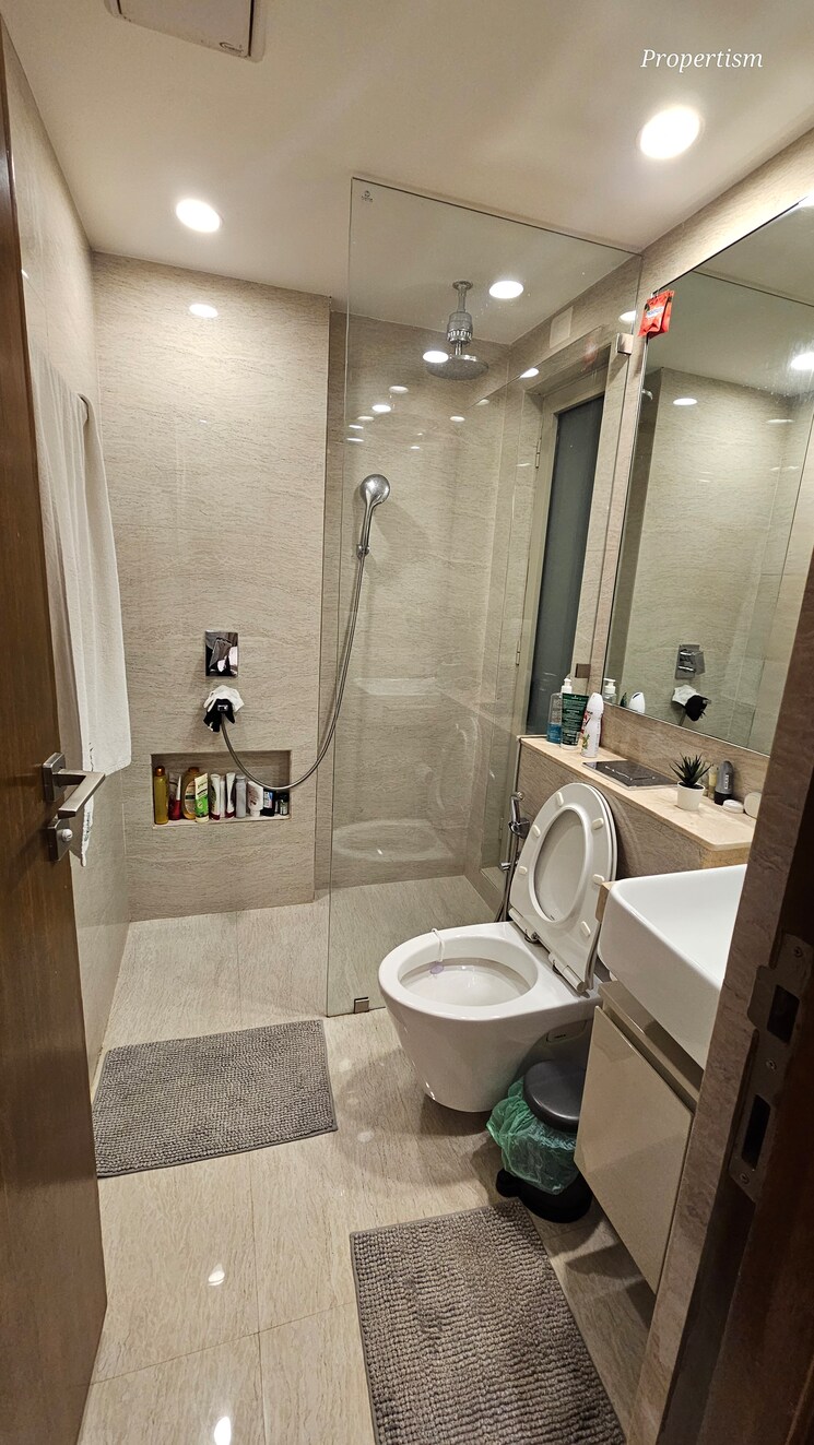 Bathroom, hiranandani-castle-rock 2 Bedroom 750 Sq.Ft. Apartment In Powai Mumbai 7868882
