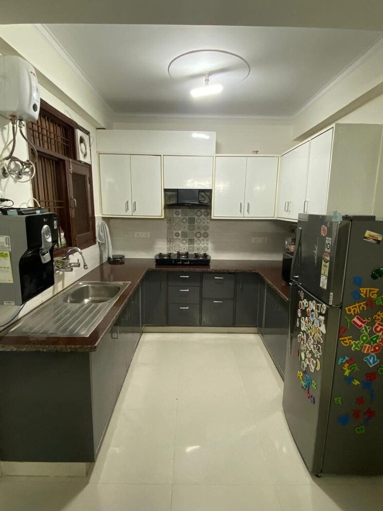 Kitchen, ip extension 3 Bedroom 1250 Sq.Ft. Apartment In Ip Extension Delhi 7868919