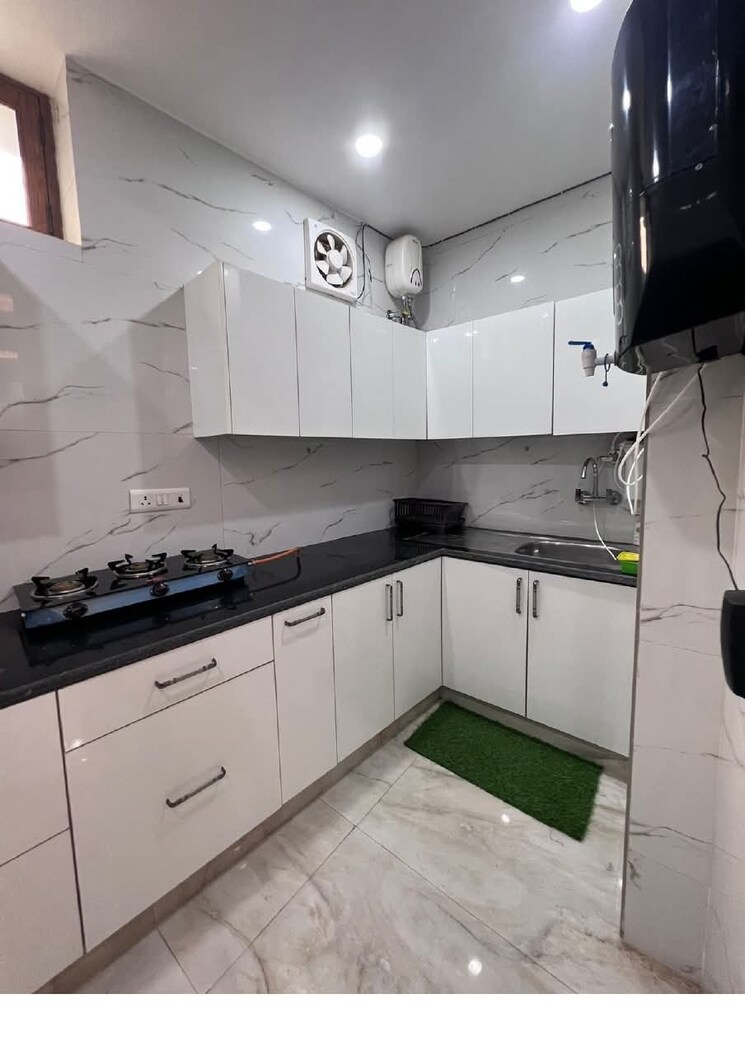 Kitchen, ip extension 3 Bedroom 1500 Sq.Ft. Apartment In Ip Extension Delhi 7868927