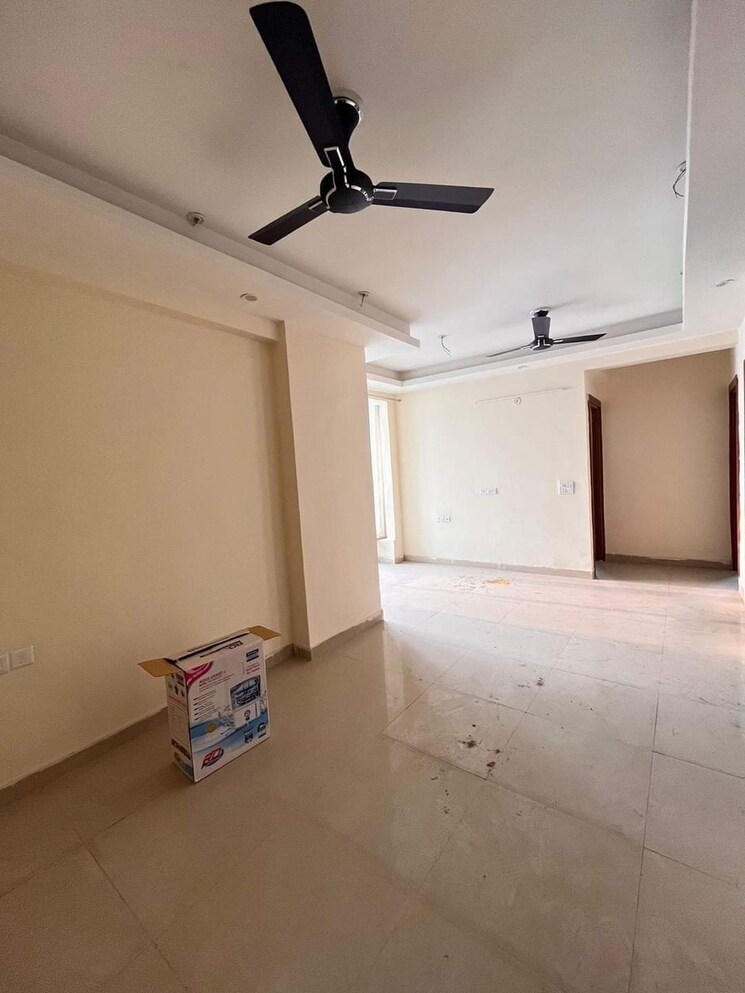 Room, ip extension 3 Bedroom 1600 Sq.Ft. Apartment In Ip Extension Delhi 7868977