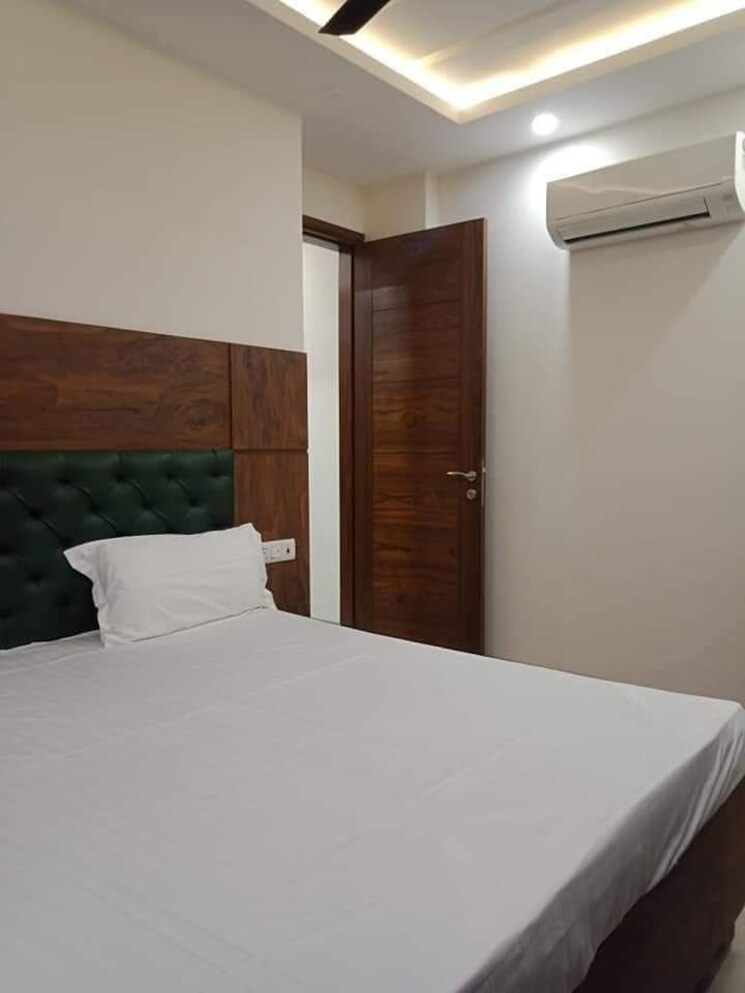 Room, ip extension 3 Bedroom 1400 Sq.Ft. Apartment In Ip Extension Delhi 7868985