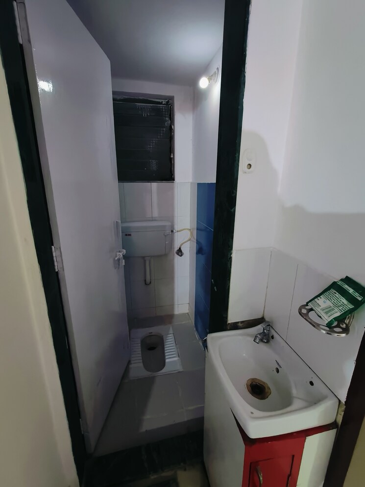 Bathroom, sai-balaji-apartments-kharadi 1 Bedroom 450 Sq.Ft. Apartment In Kharadi Pune 7869160