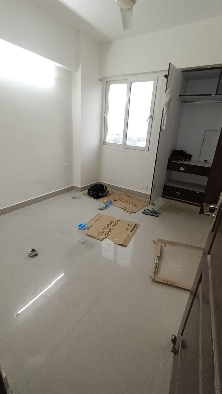 Master Bedroom, sethi-max-royale 2 Bedroom 895 Sq.Ft. Apartment In Sector 76 Noida 7869210