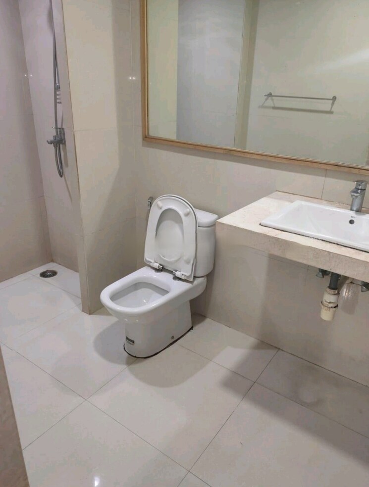 Bathroom, hiranandani-astra 2 Bedroom 1000 Sq.Ft. Apartment In Ghodbunder Road Thane 7869226