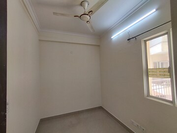 Room in 2 BHK Apartment at JM Florence, Tech Zone 4 Greater Noida – for Sale