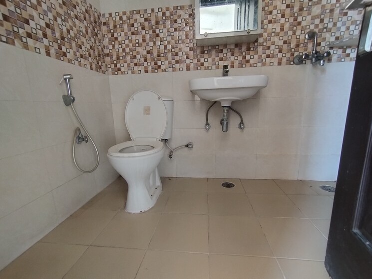 Bathroom, jm-florence 2 Bedroom 1197 Sq.Ft. Apartment In Tech Zone 4 Greater Noida Greater Noida 7869312