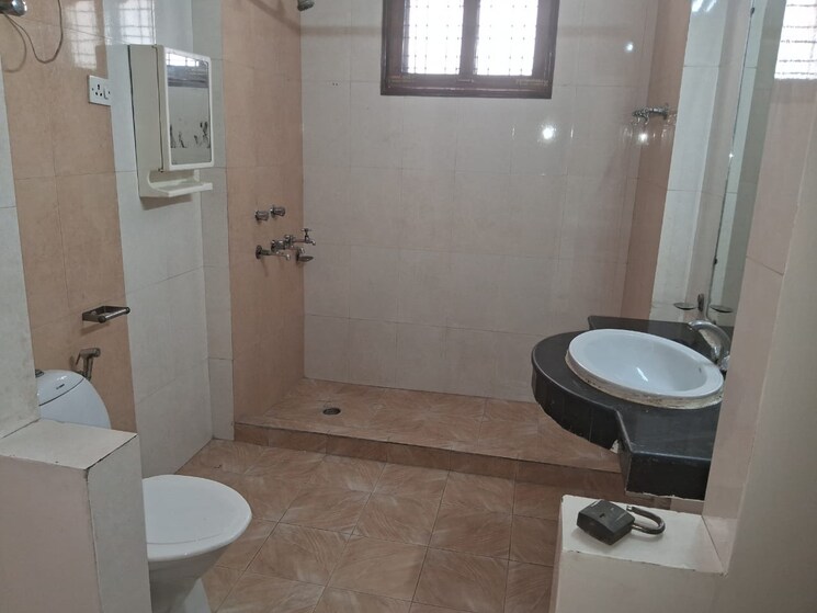 Bathroom, sector 57 2 Bedroom 1200 Sq.Ft. Builder Floor In Sector 57 Gurgaon 7869325