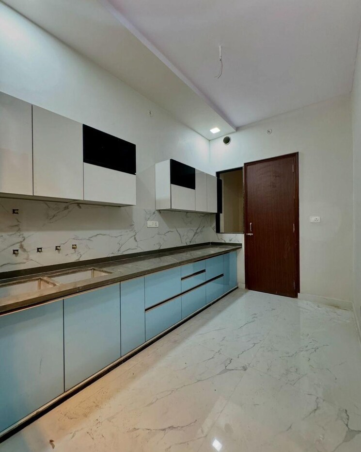 Kitchen, shastri nagar 3.5 Bedroom 900 Sq.Ft. Builder Floor In Shastri Nagar Delhi 7869452