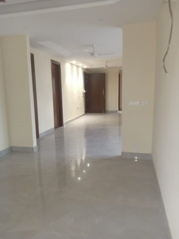 Room in 3 BHK Builder Floor at Sector 89 – for Sale