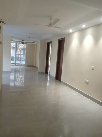 Room in 3 BHK Builder Floor at Sector 89 – for Sale