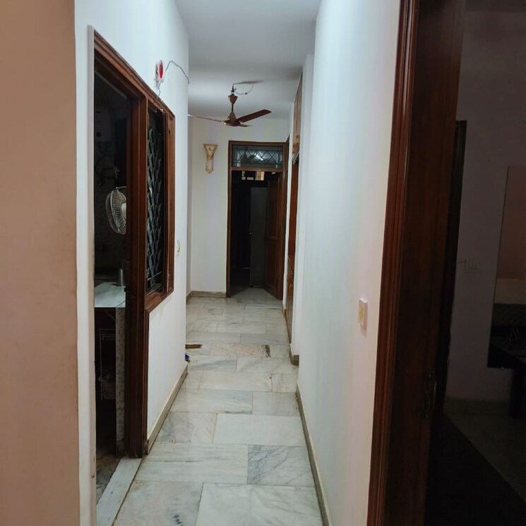 undefined, shivalik colony 3 Bedroom 1800 Sq.Ft. Builder Floor In Shivalik Colony Delhi 7869746
