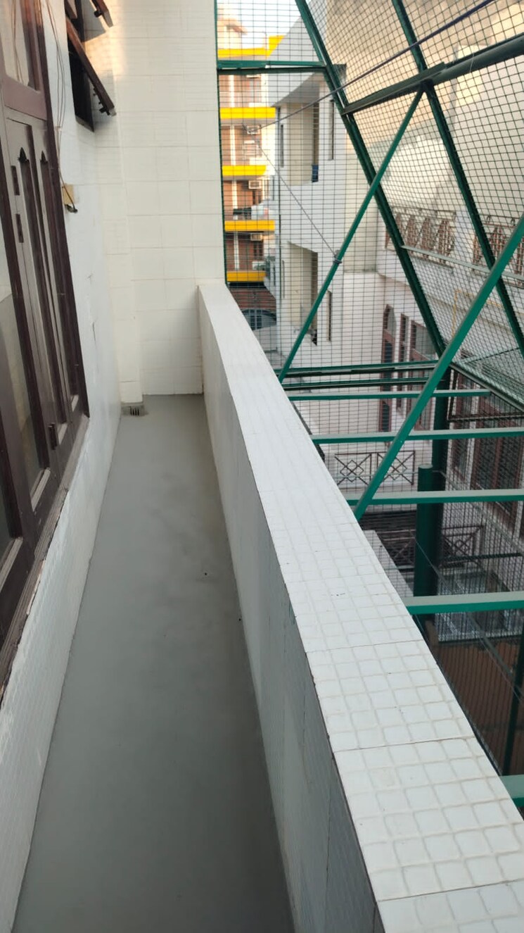 Balcony, sector 22 2 Bedroom 166 Sq.Yd. Builder Floor In Sector 22 Gurgaon 7869781