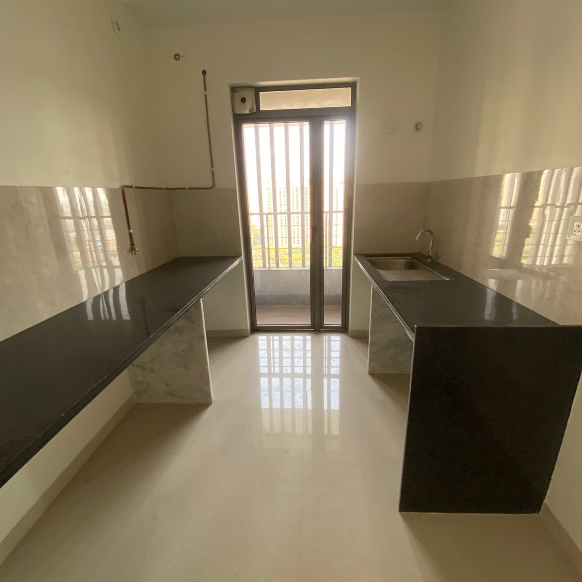 2 BHK Apartment For Resale in Kalpataru Paramount Majiwada Thane  7869824