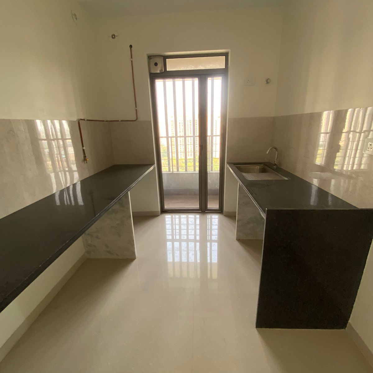2 BHK + Study Room Apartment For Sale in Kalpataru Paramount