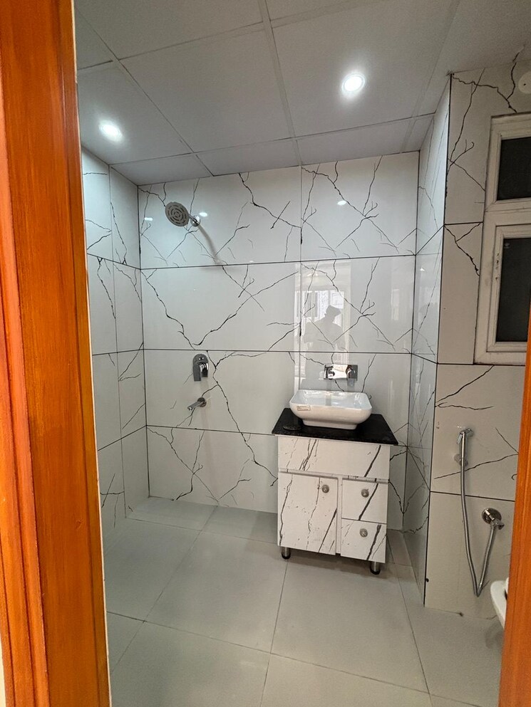 Bathroom, sector 40 3 Bedroom 182 Sq.Yd. Builder Floor In Sector 40 Panipat 7869822