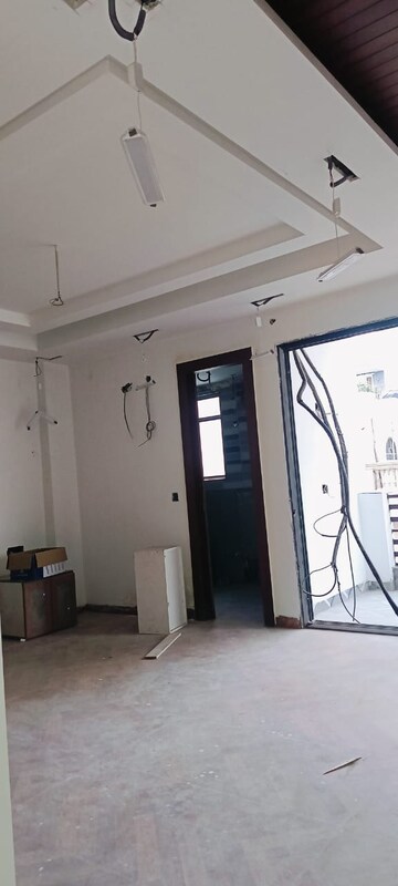 Building Lobby in 4 BHK Builder Floor at Palam Vihar Residents Association, Palam Vihar – for Sale