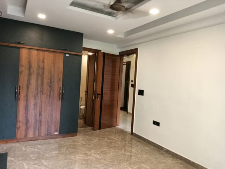 Room, vatika-city 4 Bedroom 3020 Sq.Ft. Apartment In Sector 49 Gurgaon 7870008