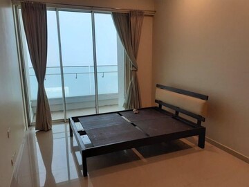 Room in 3 BHK Apartment at K Raheja Vivarea, Mahalaxmi – for Rent