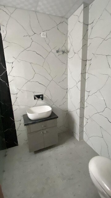 Bathroom in 2.5 BHK Apartment at Sadbhawna Apartment, Sector 46 – for Rent