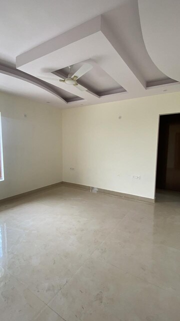 Room in 2.5 BHK Apartment at Sadbhawna Apartment, Sector 46 – for Rent