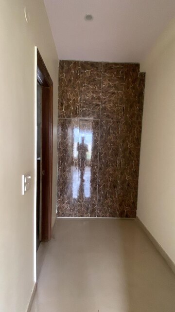 Furnished Amenities in 2.5 BHK Apartment at Sadbhawna Apartment, Sector 46 – for Rent