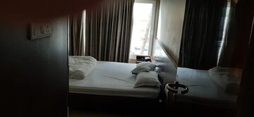 Master Bedroom in 3 BHK Apartment at Oberoi Beach House, Juhu – for Rent