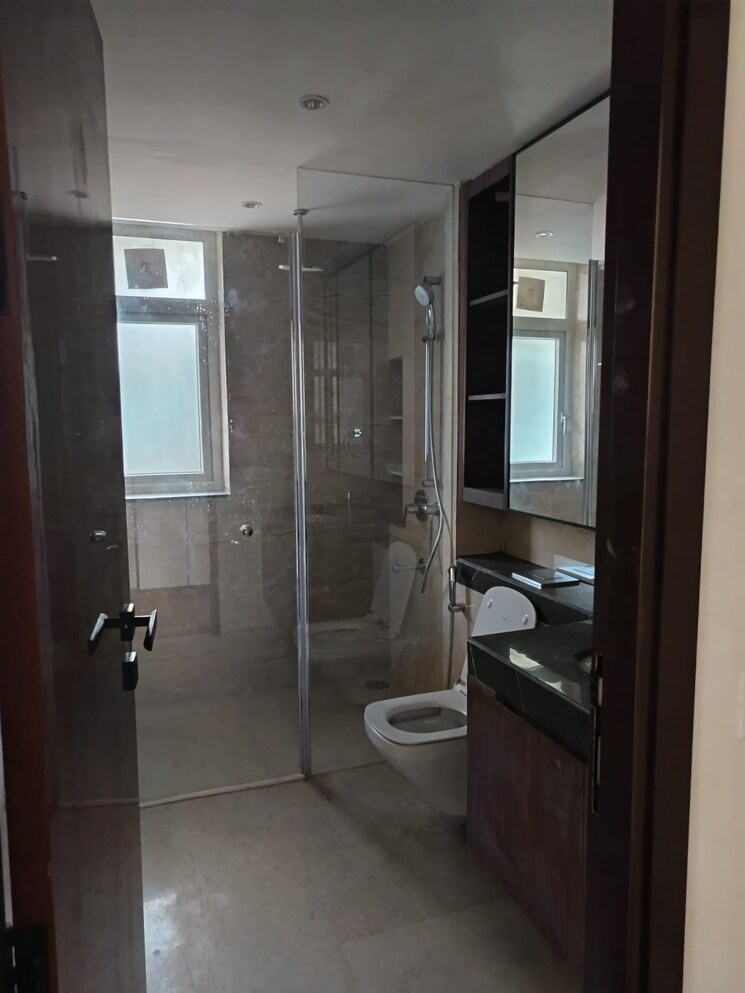 Bathroom, dlf-city-phase-v 4 Bedroom 4500 Sq.Ft. Builder Floor In Dlf Phase V Gurgaon 7870545