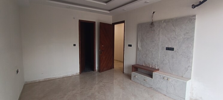 Room, sector 85 4 Bedroom 303 Sq.Yd. Builder Floor In Sector 85 Faridabad 7870563