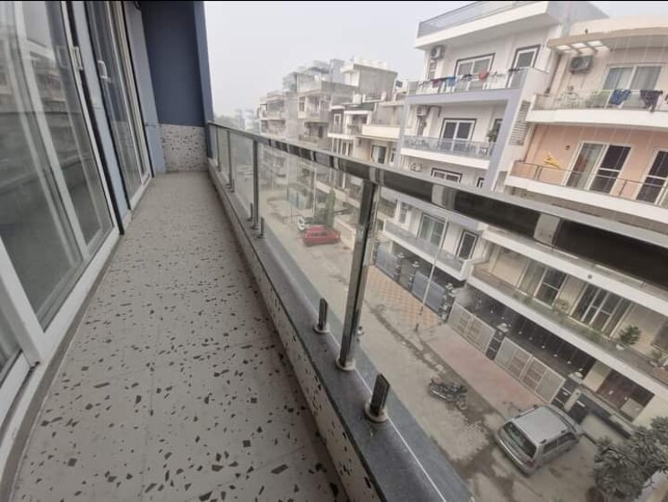 Balcony, sector 52 3 Bedroom 263 Sq.Yd. Builder Floor In Sector 52 Gurgaon 7870810