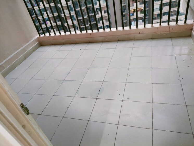 Balcony, gaur-city-2-12th-avenue 3 Bedroom 811 Sq.Ft. Apartment In Sector 16c Greater Noida Greater Noida 7870966