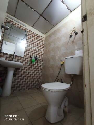 2 BHK Apartment For Rent in Gaur City 2 - 12th Avenue, Sector 16c Greater Noida