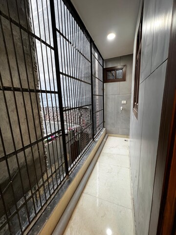  3 BHK Builder Floor at Uttam Nagar West – for Sale