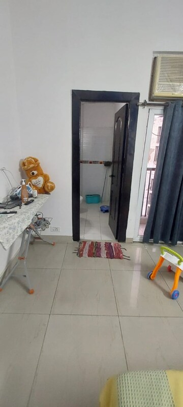Furnished Amenities in 3 BHK Apartment at Amrapali Platinum, Sector 119 – for Sale