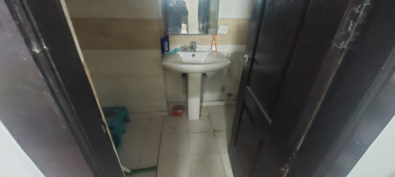 3 BHK + Extra Room Apartment For Sale in Amrapali Platinum