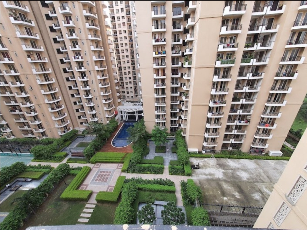 2 BHK 1050 Sq.Ft. Apartment in Radhey Krishna Casa Green I