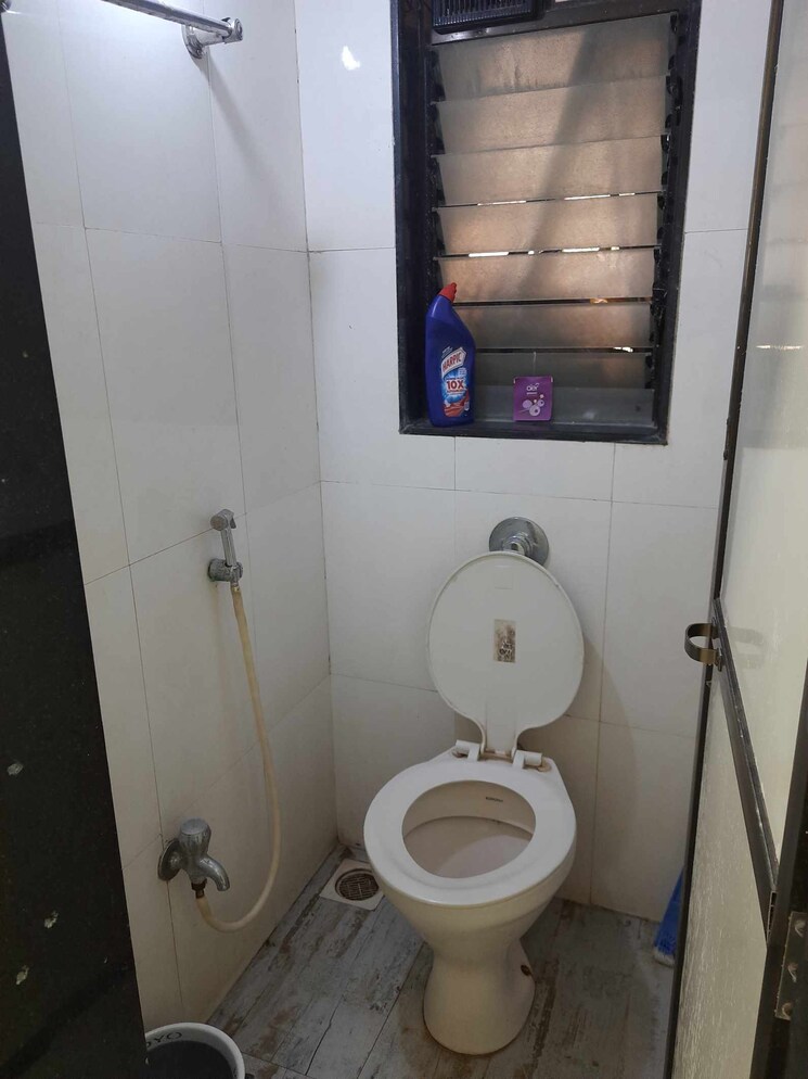 Bathroom, kalina-vihar-darshan-chs 1 Bedroom 550 Sq.Ft. Apartment In Kalina Mumbai 7871332