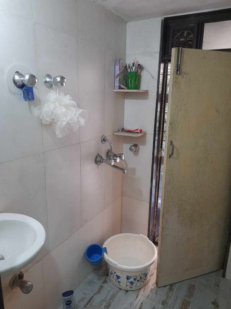 Bathroom, kalina-vihar-darshan-chs 1 Bedroom 550 Sq.Ft. Apartment In Kalina Mumbai 7871332