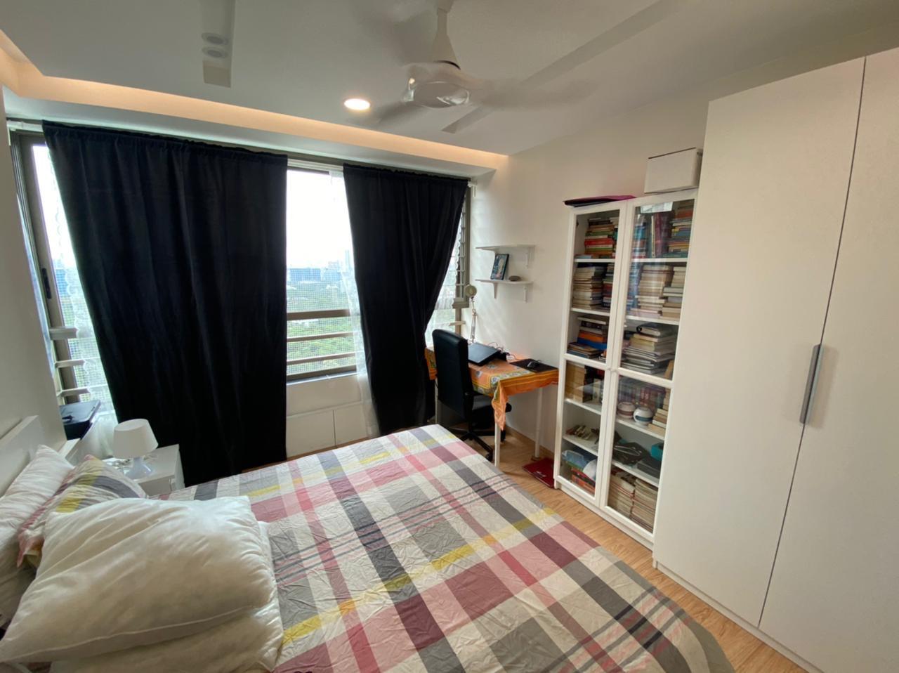 2.5 BHK Apartment For Sale in Oberoi Realty Splendor