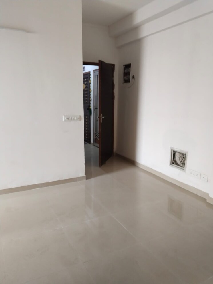 Master Bedroom, mahagun-mywoods-iii 3 Bedroom 751 Sq.Ft. Apartment In Sector 16c Greater Noida Greater Noida 7871458